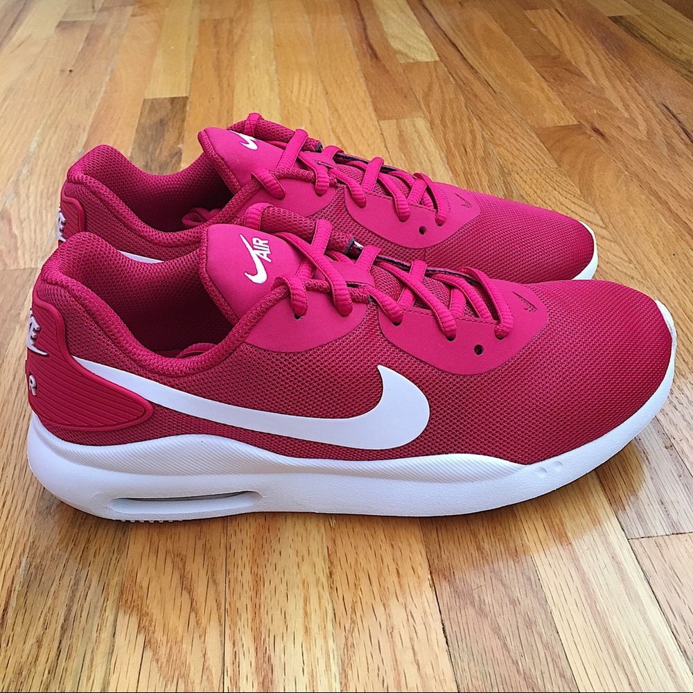 Nike Air Max Oketo Women’s Sneakers - Picture 3 of 6